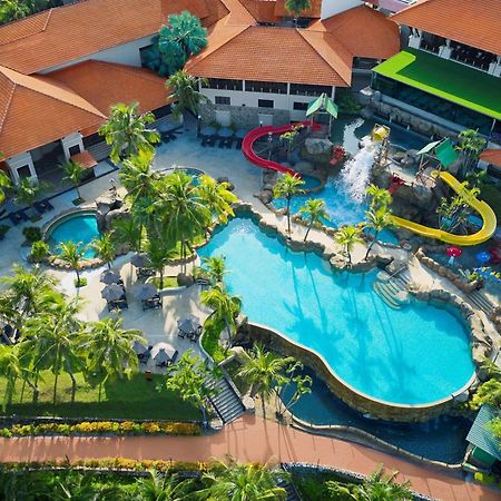 Doubletree By Hilton Damai Laut Hotell Lumut Exteriör bild