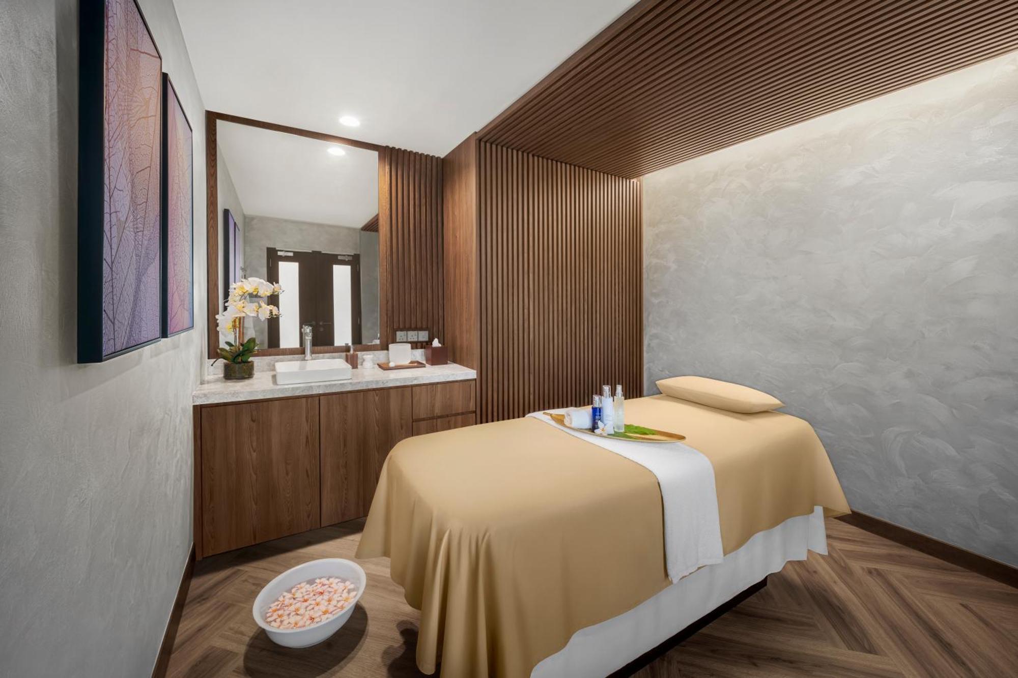 Doubletree By Hilton Damai Laut Hotell Lumut Exteriör bild
