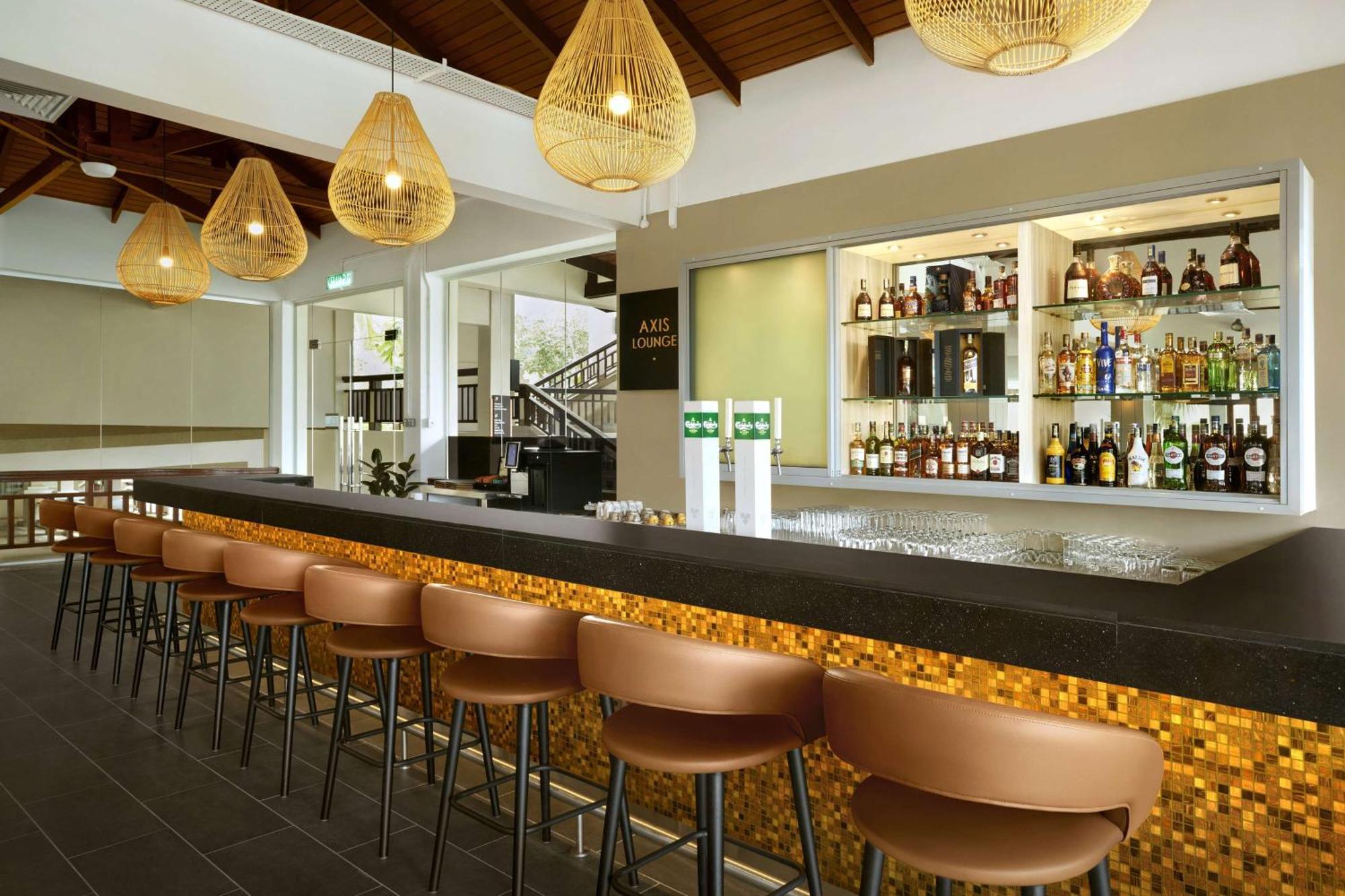 Doubletree By Hilton Damai Laut Hotell Lumut Exteriör bild