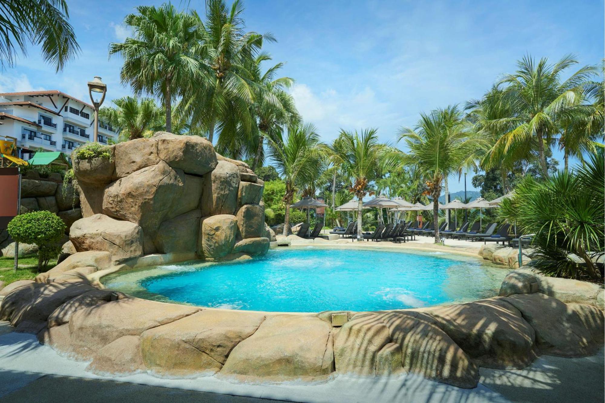 Doubletree By Hilton Damai Laut Hotell Lumut Exteriör bild