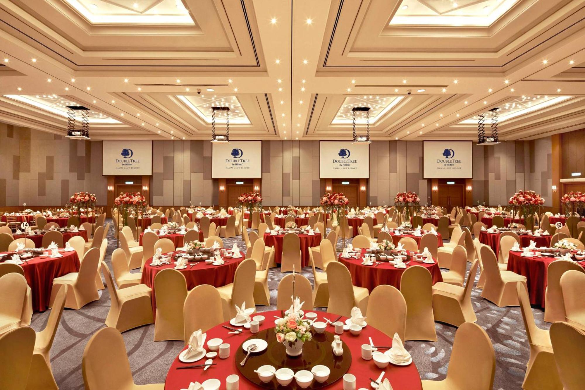 Doubletree By Hilton Damai Laut Hotell Lumut Exteriör bild