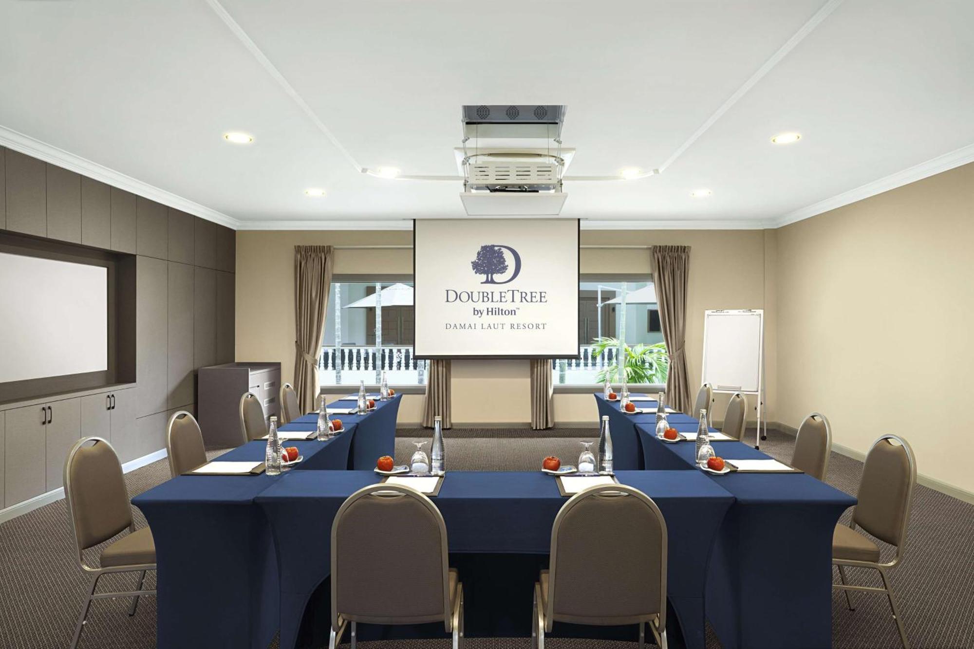 Doubletree By Hilton Damai Laut Hotell Lumut Exteriör bild