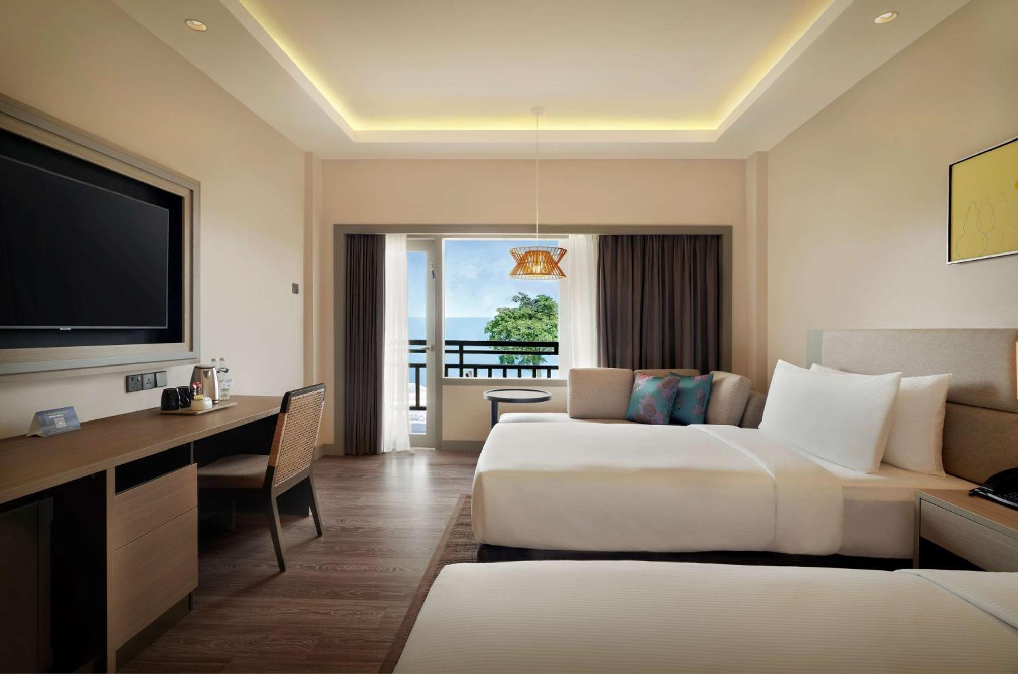 Doubletree By Hilton Damai Laut Hotell Lumut Exteriör bild