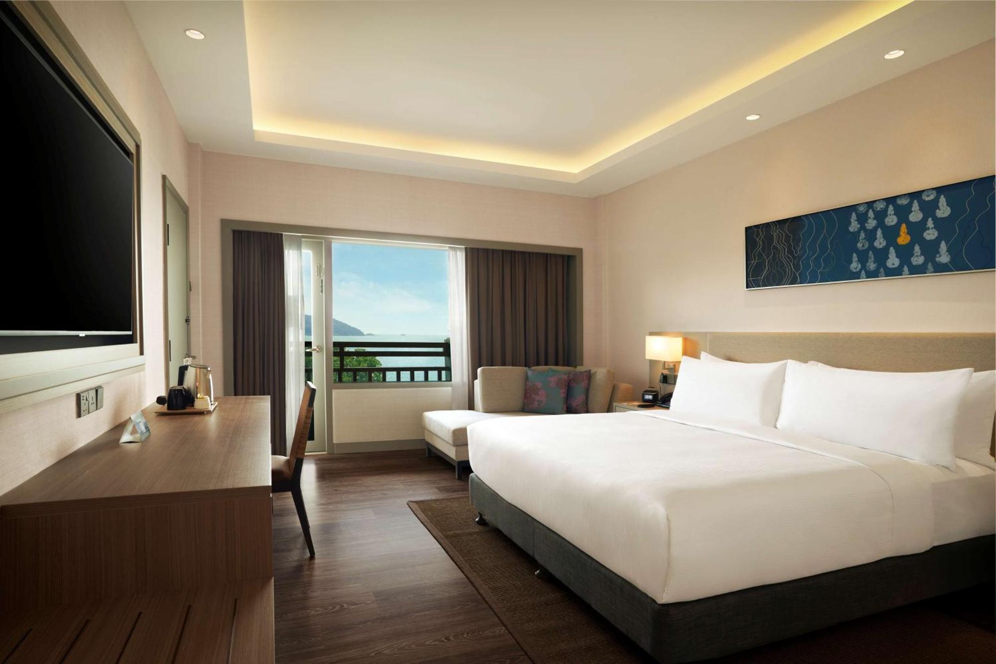 Doubletree By Hilton Damai Laut Hotell Lumut Exteriör bild