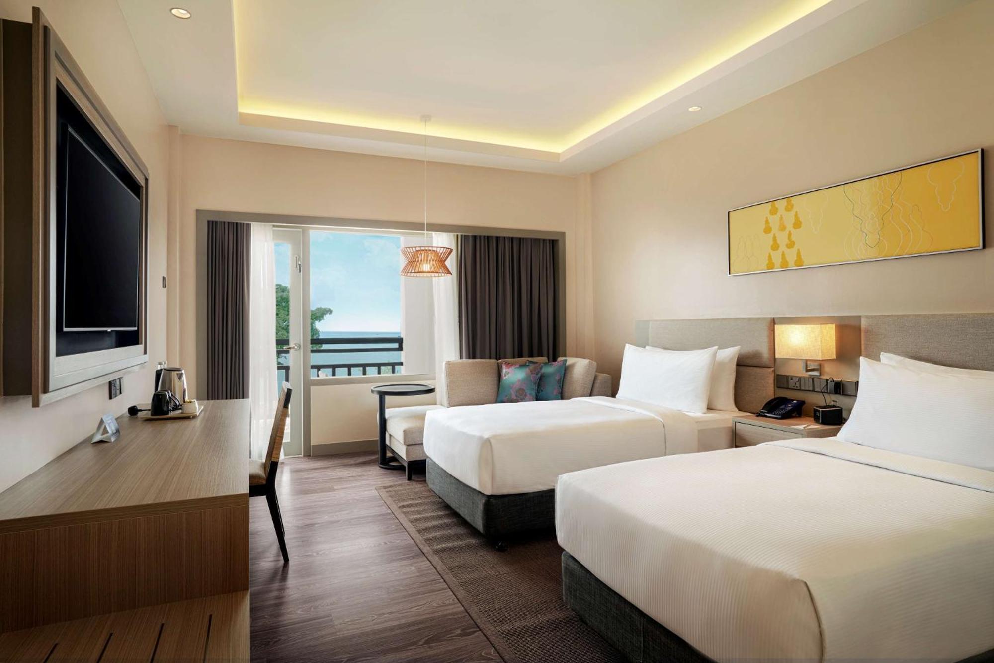 Doubletree By Hilton Damai Laut Hotell Lumut Exteriör bild