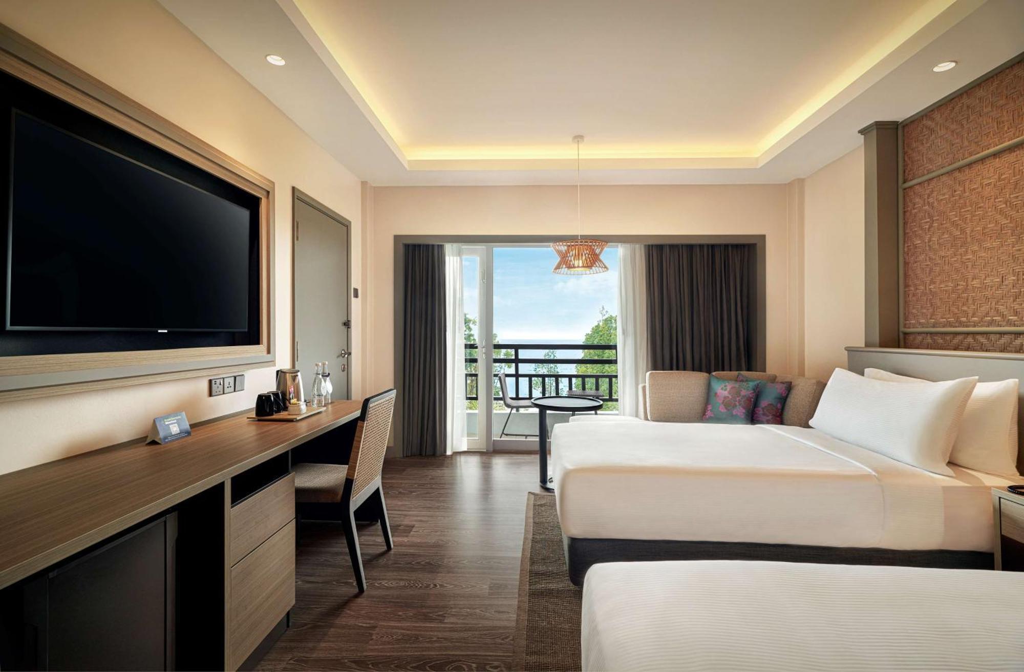 Doubletree By Hilton Damai Laut Hotell Lumut Exteriör bild