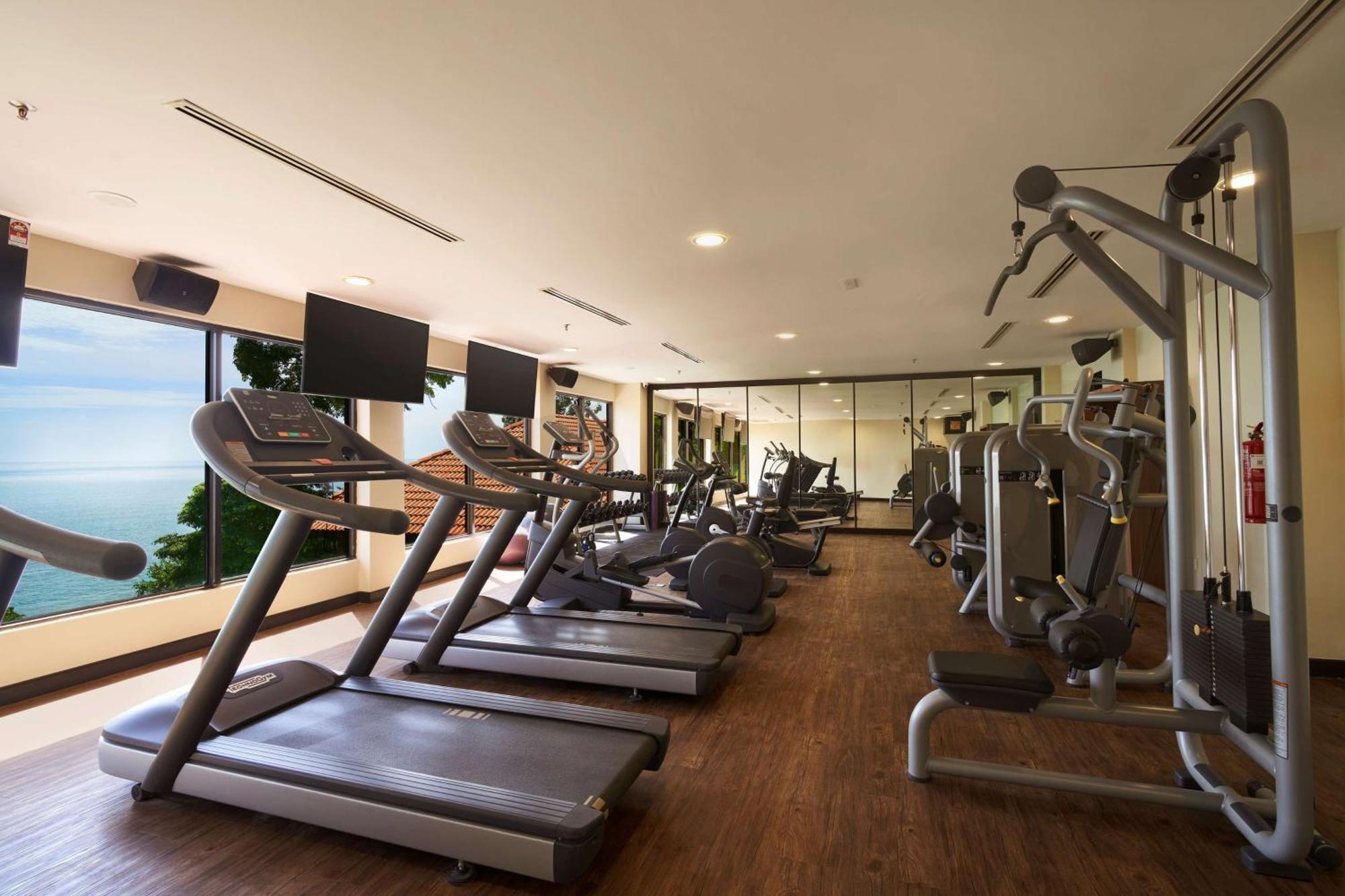 Doubletree By Hilton Damai Laut Hotell Lumut Exteriör bild