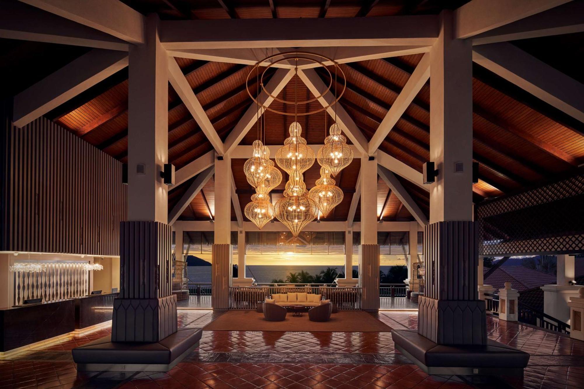 Doubletree By Hilton Damai Laut Hotell Lumut Exteriör bild