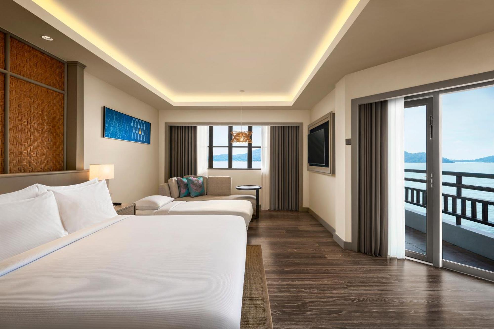 Doubletree By Hilton Damai Laut Hotell Lumut Exteriör bild